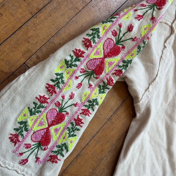 Free People We the Free All My Heart Embroidered Tee T-Shirt Size Small - Picture 4 of 7